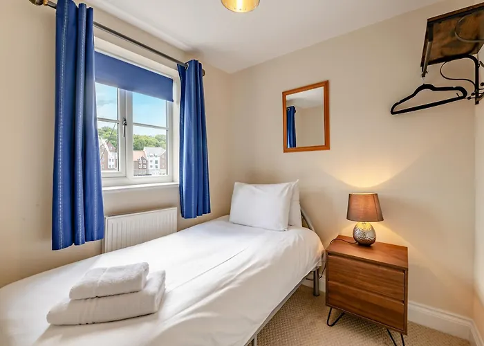 The Signal House * וויטבי