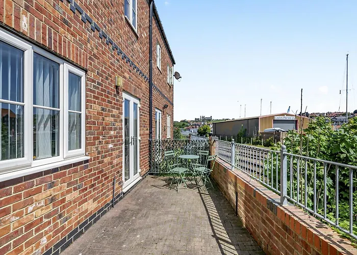 The Signal House * וויטבי